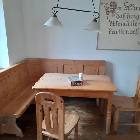 Residieren In Der Beletage Des Schloessle Funfstetten
